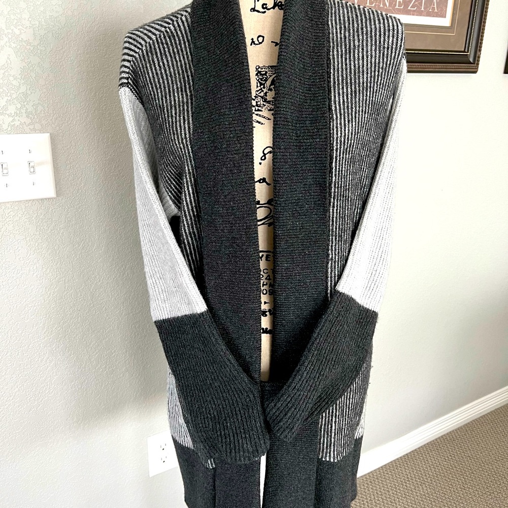 Chicos Colorblocked Cardigan SZ 2